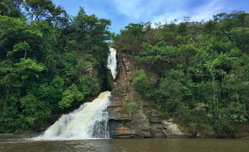 Salto Corumba - Cachoeira a Garganta