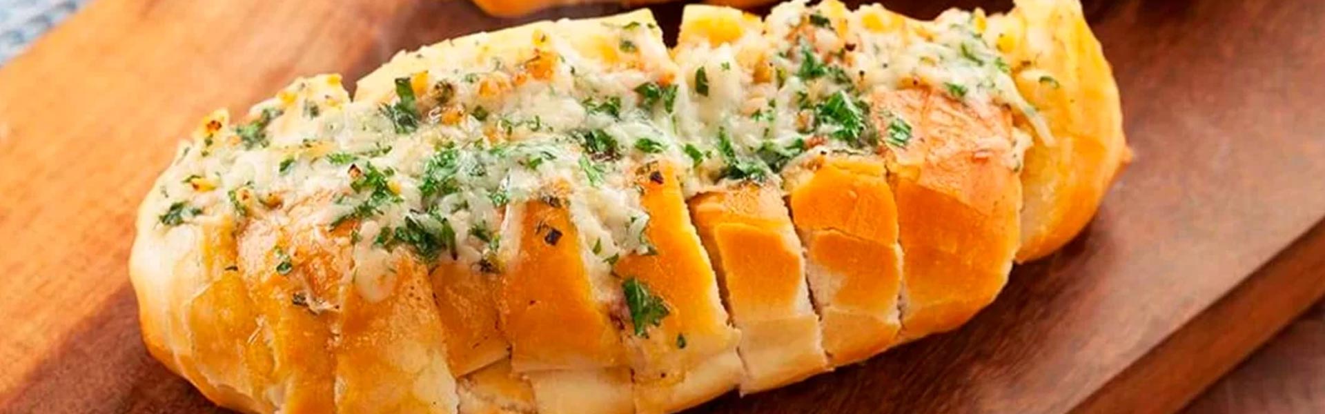 pão de alho com pão amanhecido