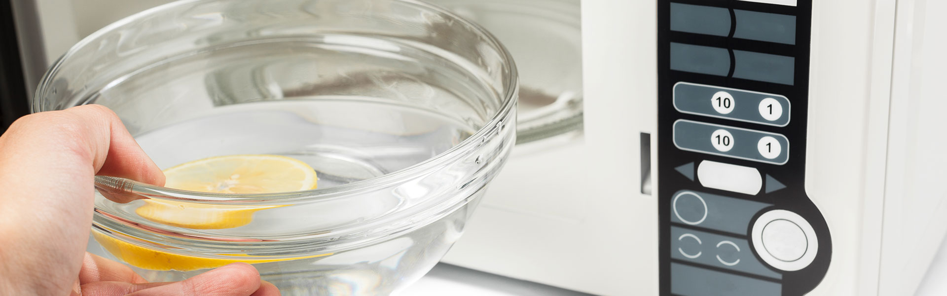 tirar odor do micro-ondas